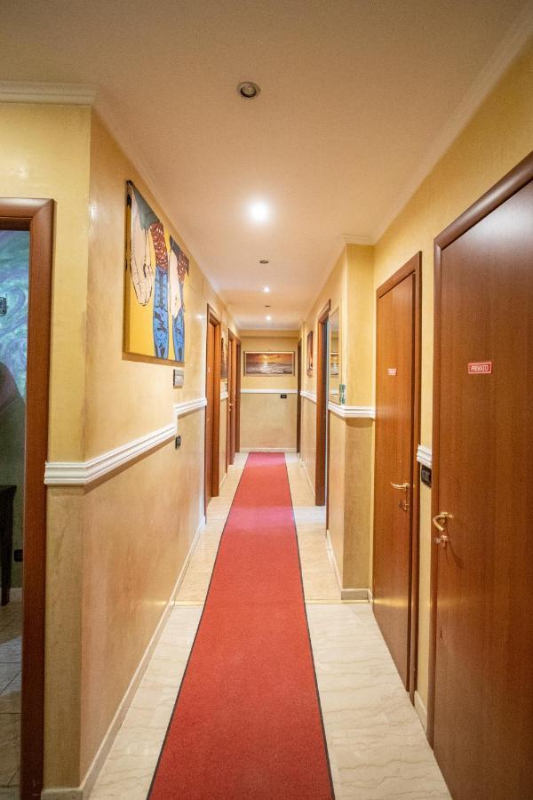 B&B Colorful Suite Yard Рим Экстерьер фото